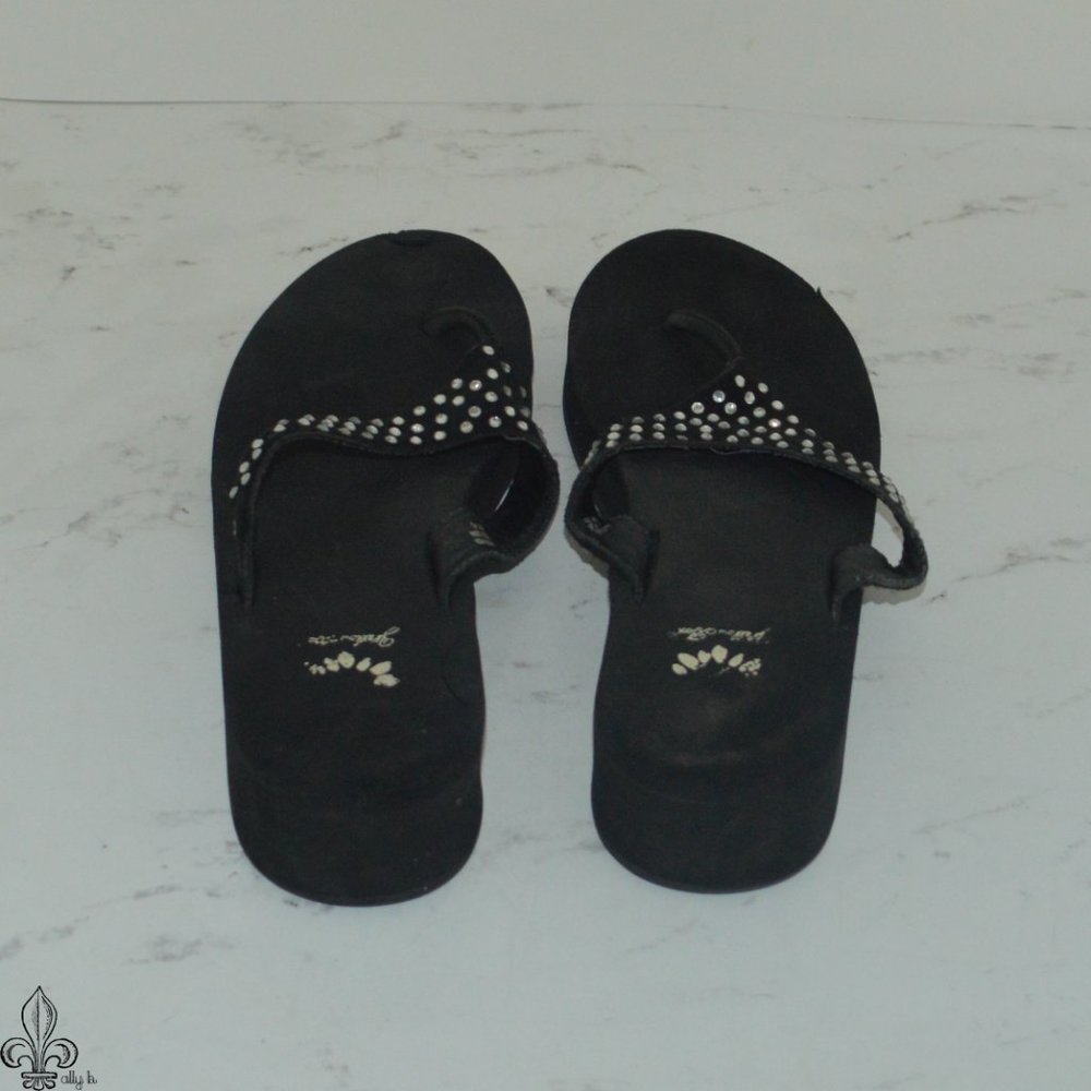 🖤Yellow Box Rhinestone Flip Flops🖤 - Picture 3 of 8